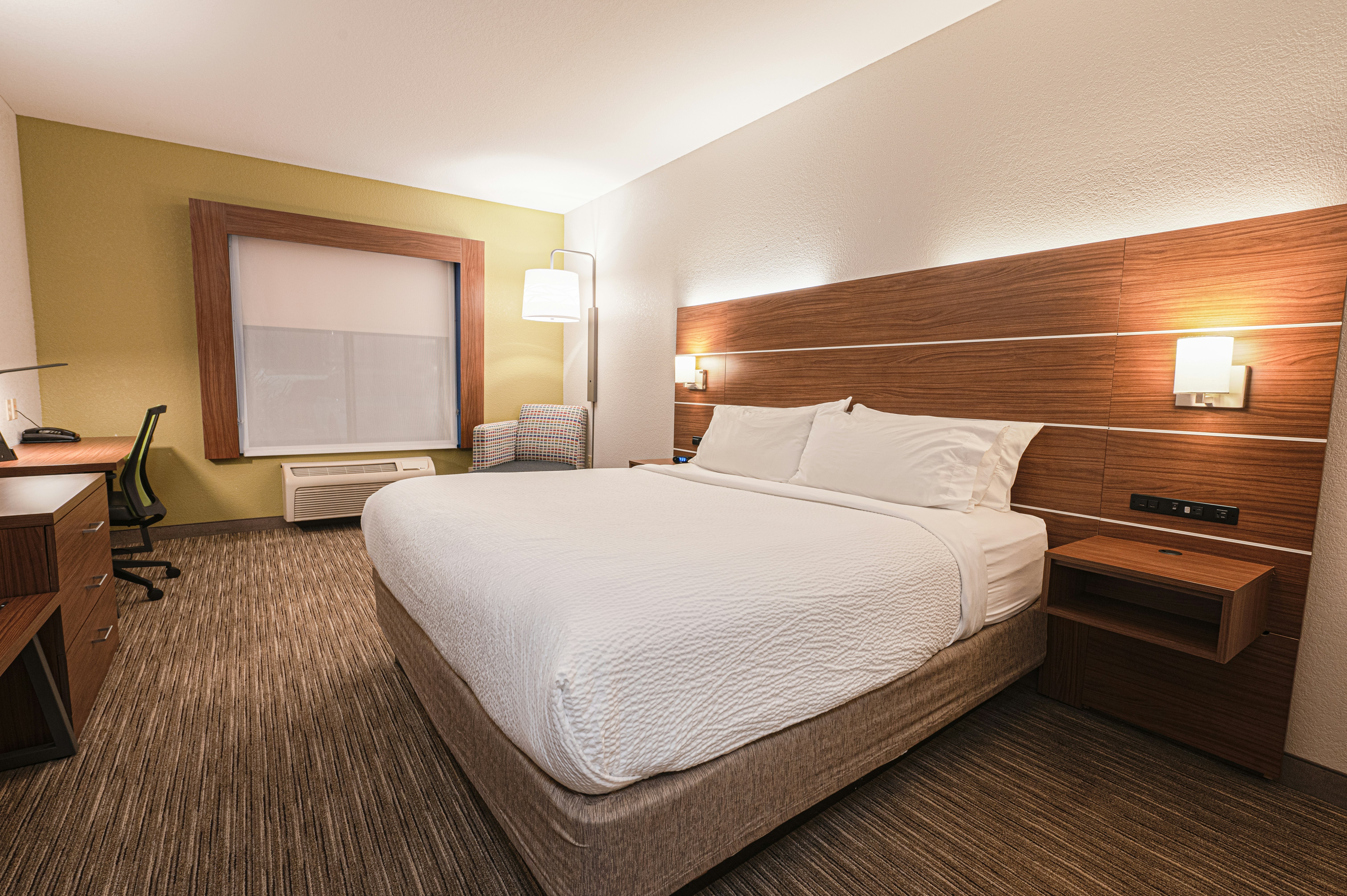 Holiday Inn Express Hotel Suites East Lansing 14/58