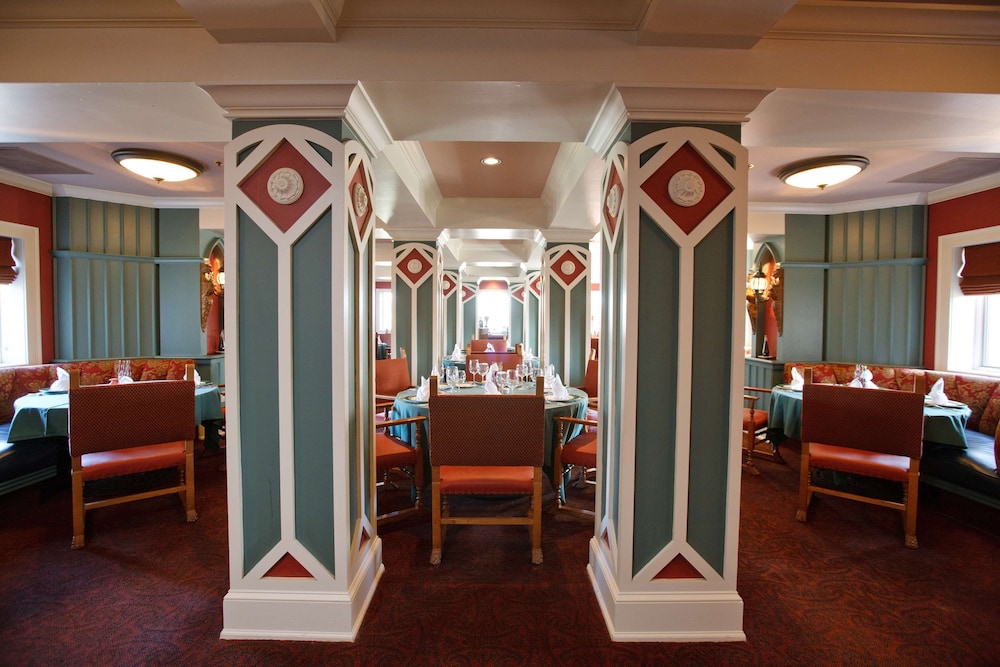 Bertram Inn At Glenmoor 40/49