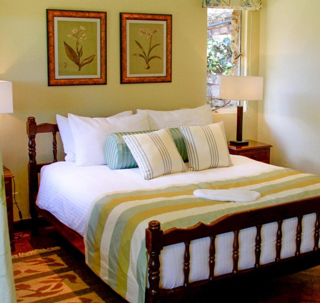 Classic, Queen Bed