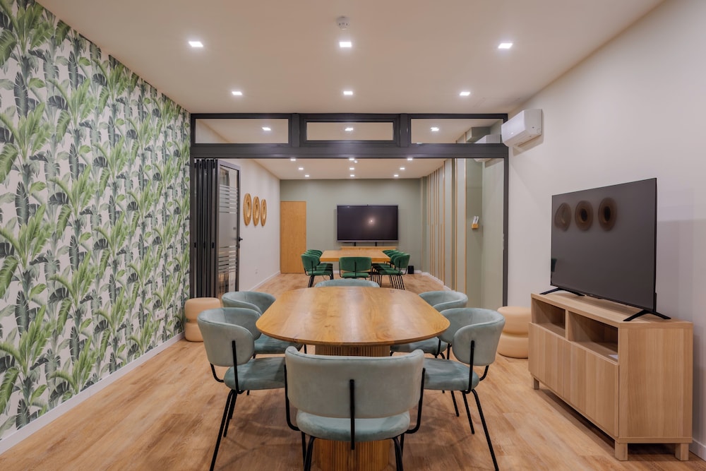Mimosa Studio Hotel 66/73