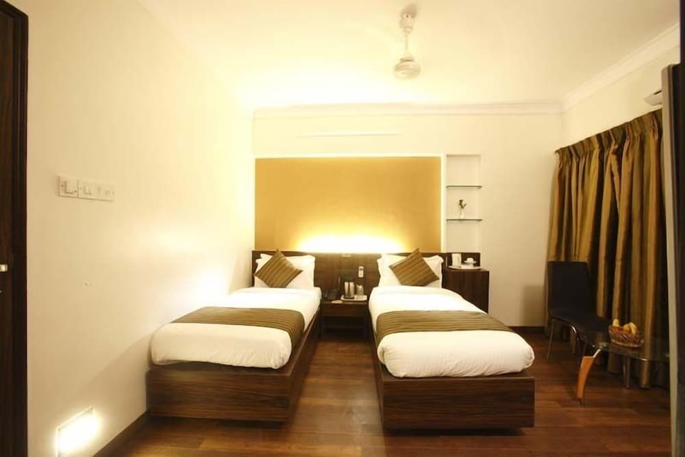 Hotel Plaza 17/37