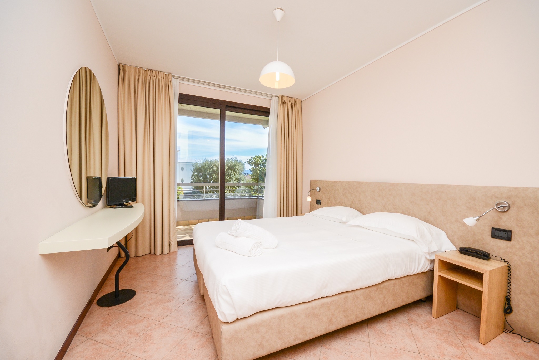 2 Bedrooms, Apartment, Garden View