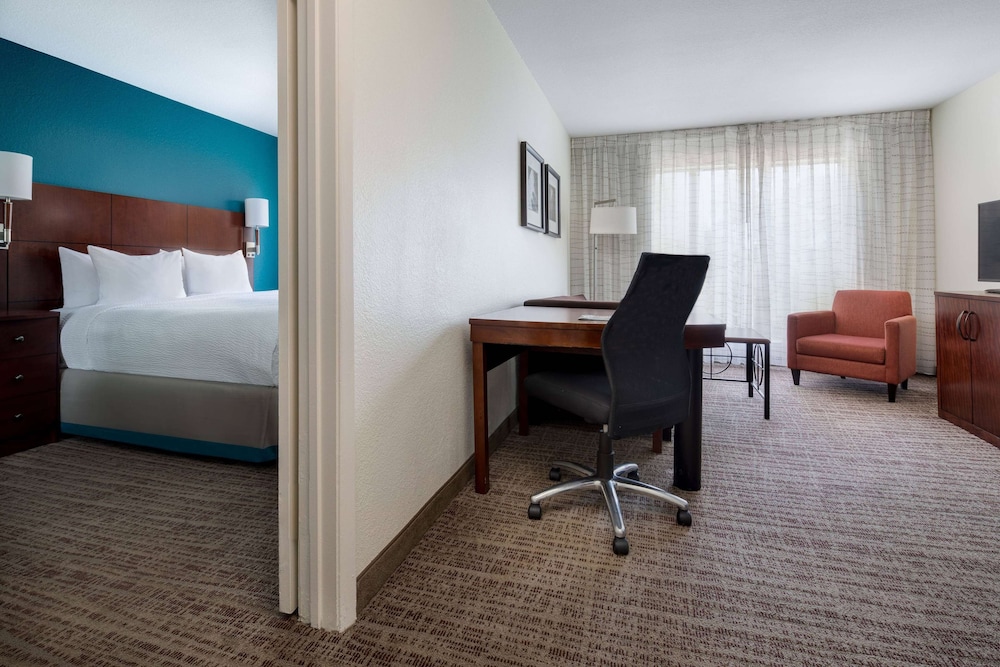 Sonesta ES Suites Dallas Medical Market Center 23/24