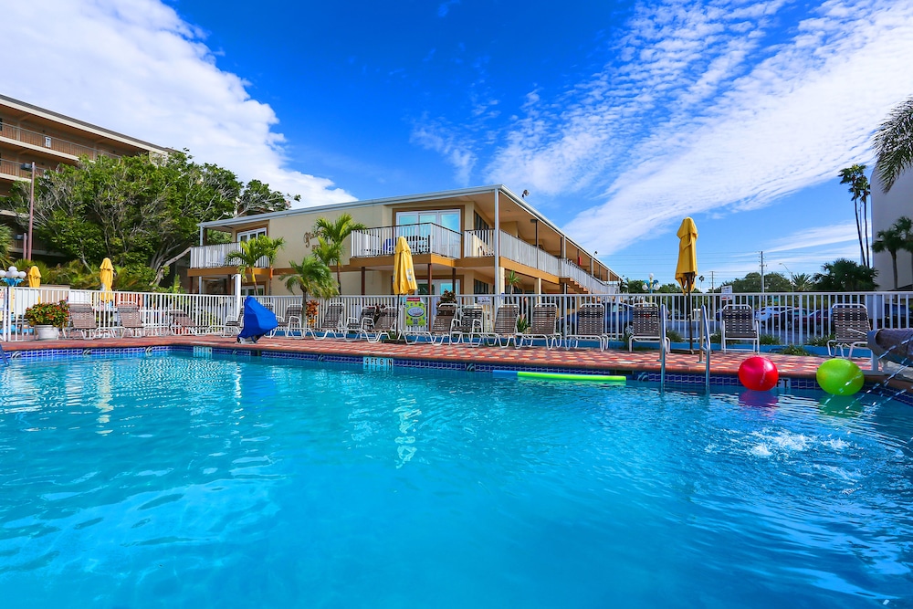 Plaza Beach Hotel Beachfront Resort 3/47