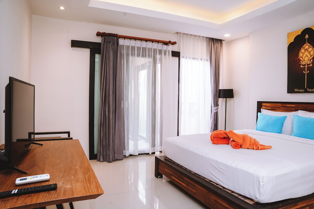3 BEDROOMS, GRAND, POOL, DELUXE, VILLA