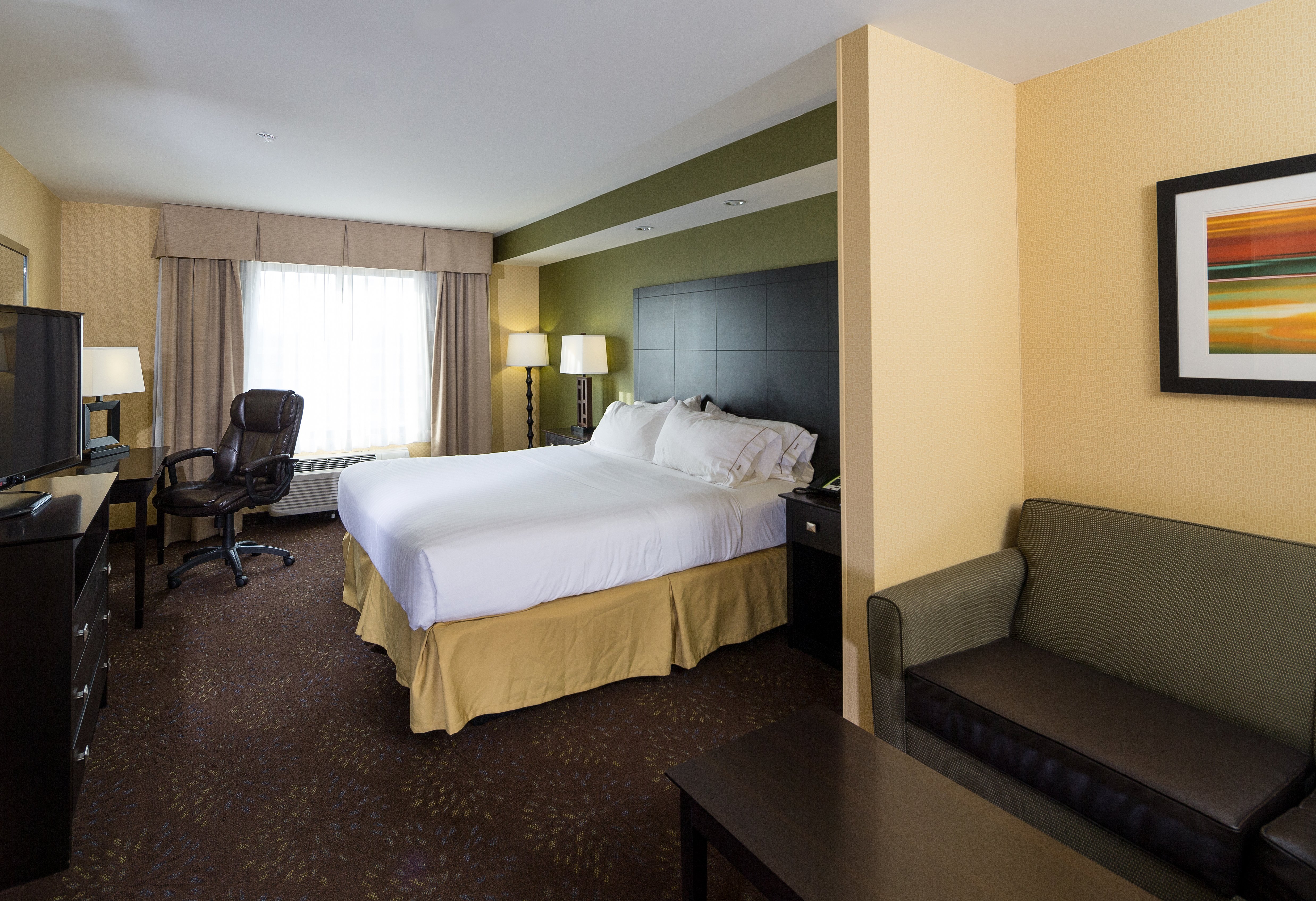 Holiday Inn Express Hotel And Suites Detroit North Troy 63/63