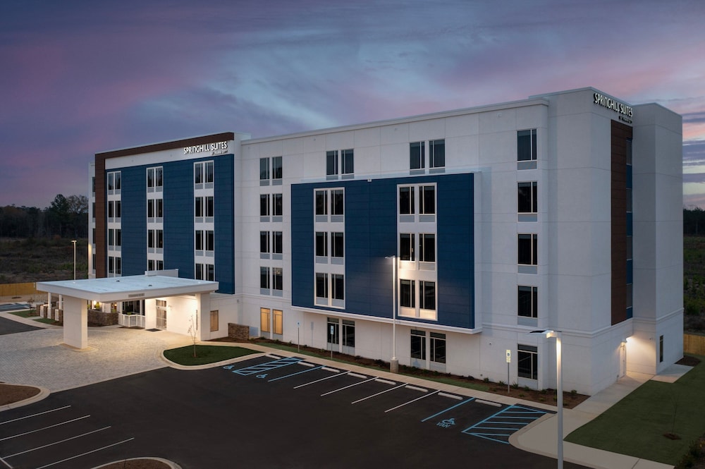 SpringHill Suites by Marriott Fayetteville I 95 2/42