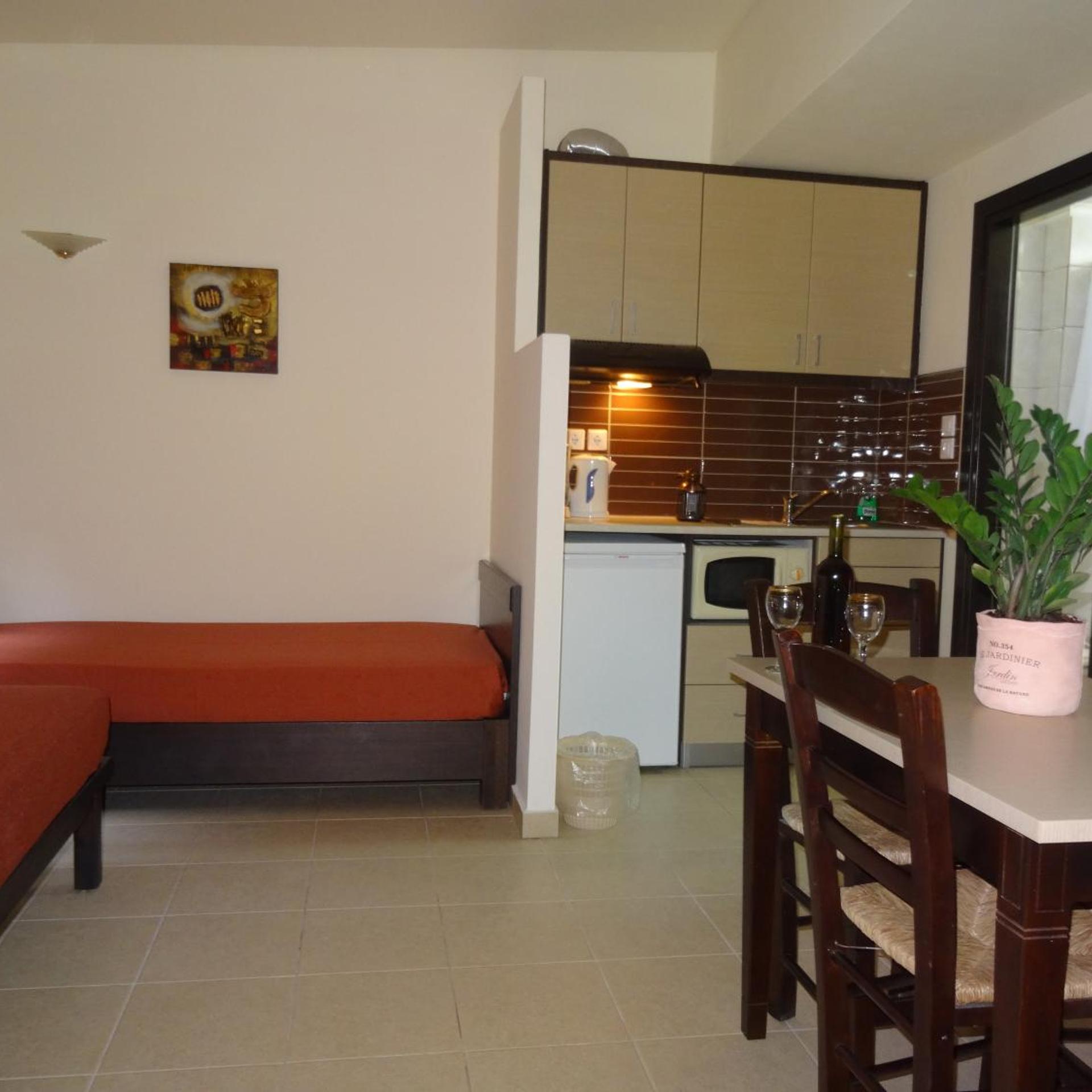 Lito Apartments 16/58