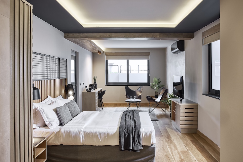 ECONOMY, QUEEN BED