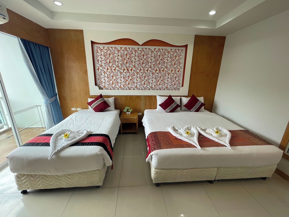 T & C Hotel Patong Beach 7/70