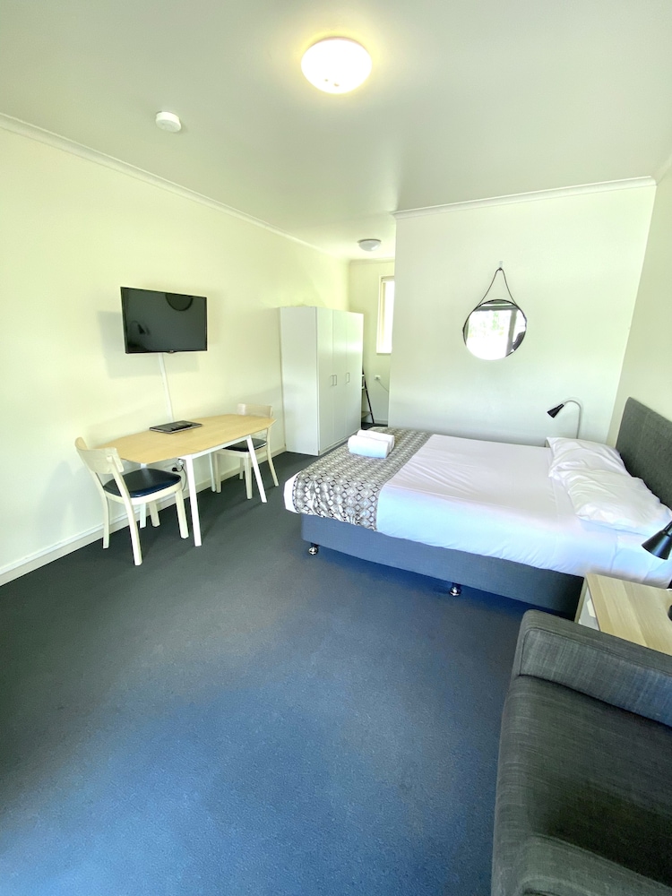 Ballarat Colonial Motor Inn 8/27