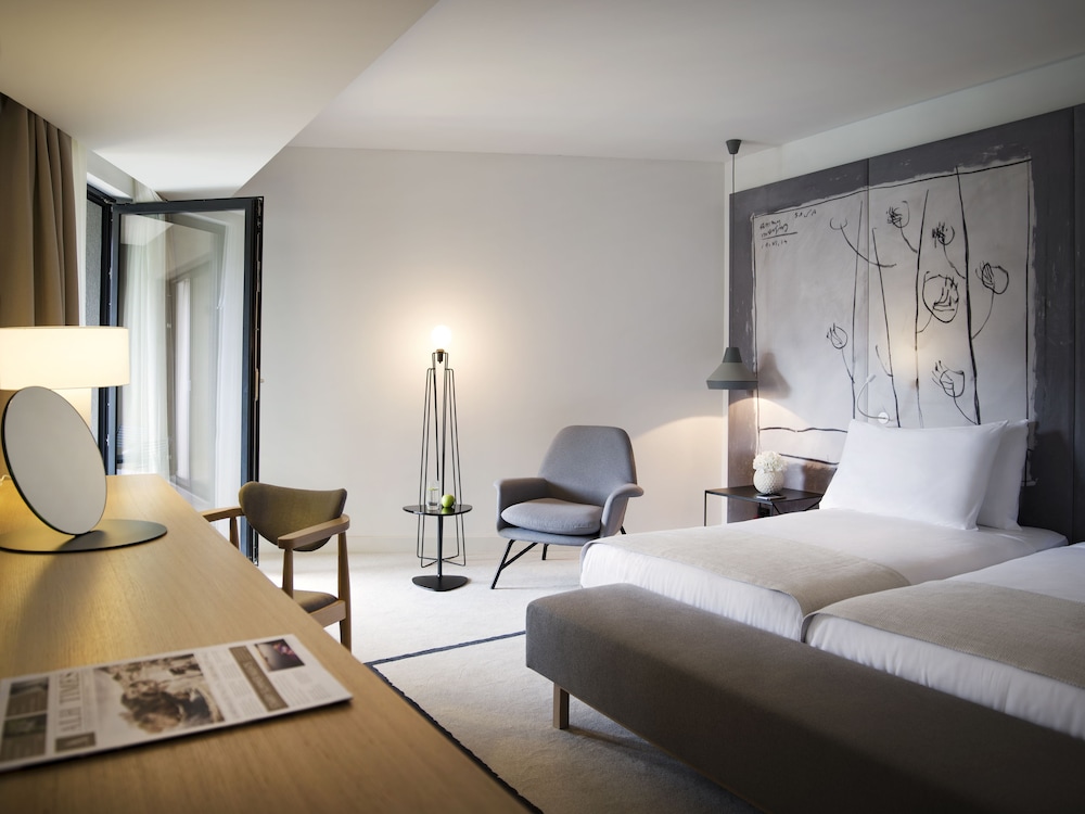 Kompas Hotel 16/63