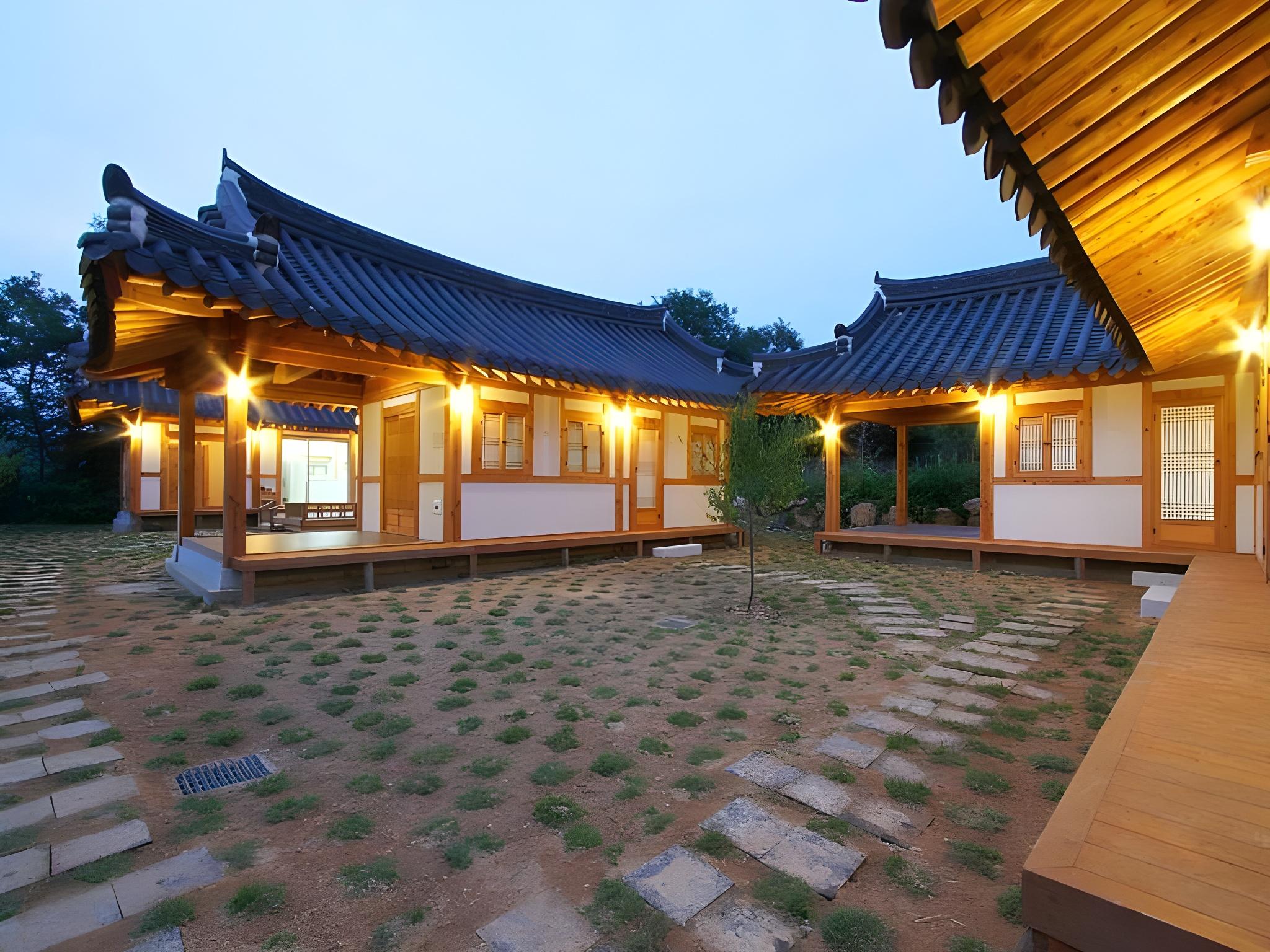 Gyeongju Hanok Pen Town Pension 43/52