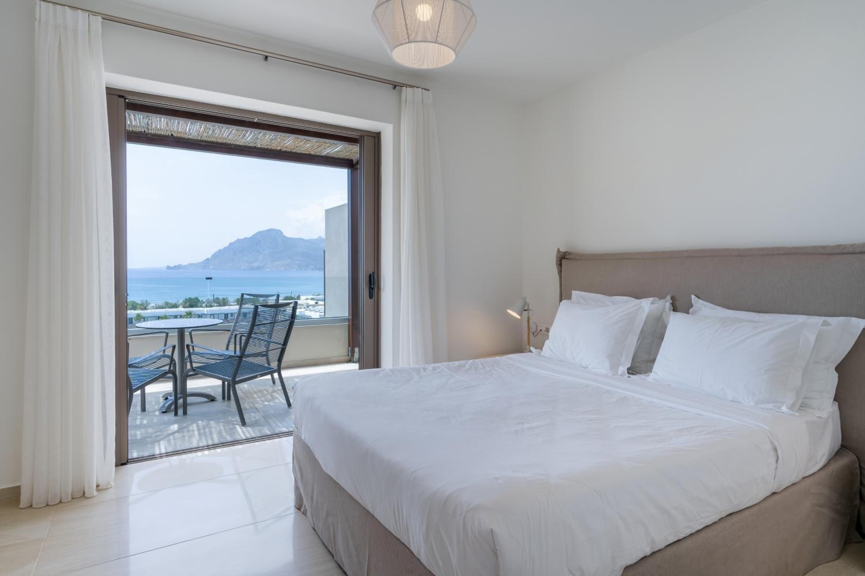 2 Bedrooms, Maisonette, Sea View