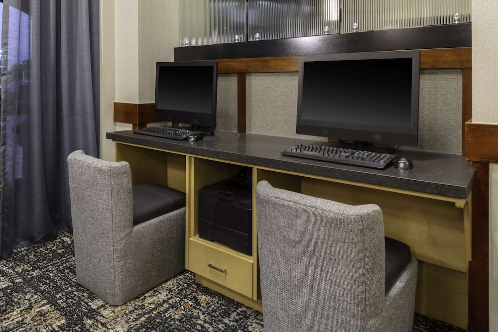 Hyatt Place Dallas/Arlington 53/59