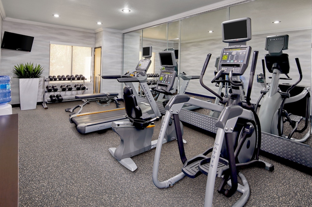 Fairfield Inn and Suites Gainesville 12/34