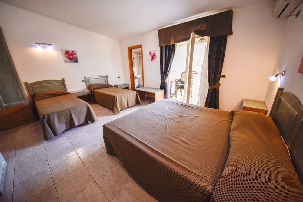 Hotel La Villa 5/50