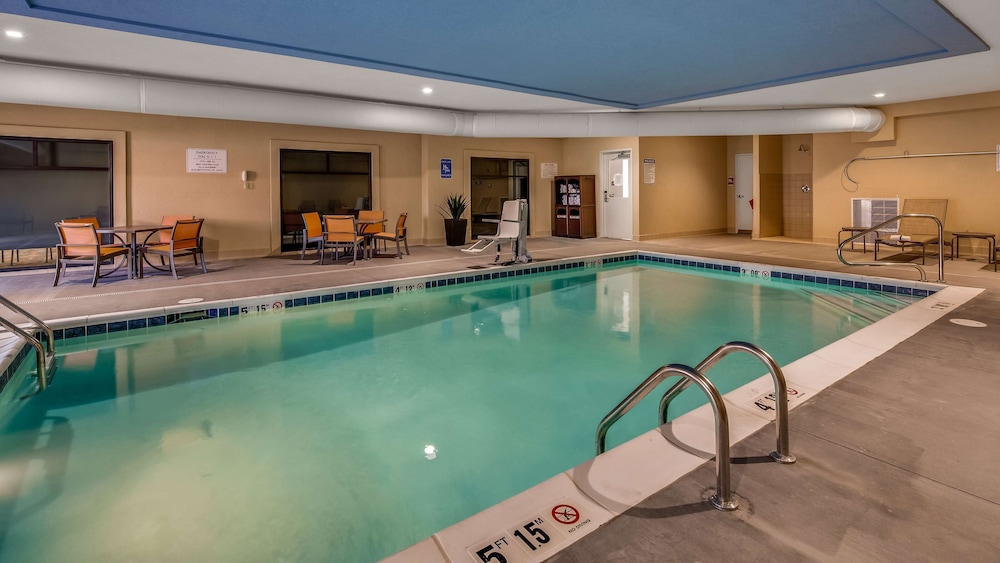 Best Western Plus Elizabethtown Inn & Suites 5/32