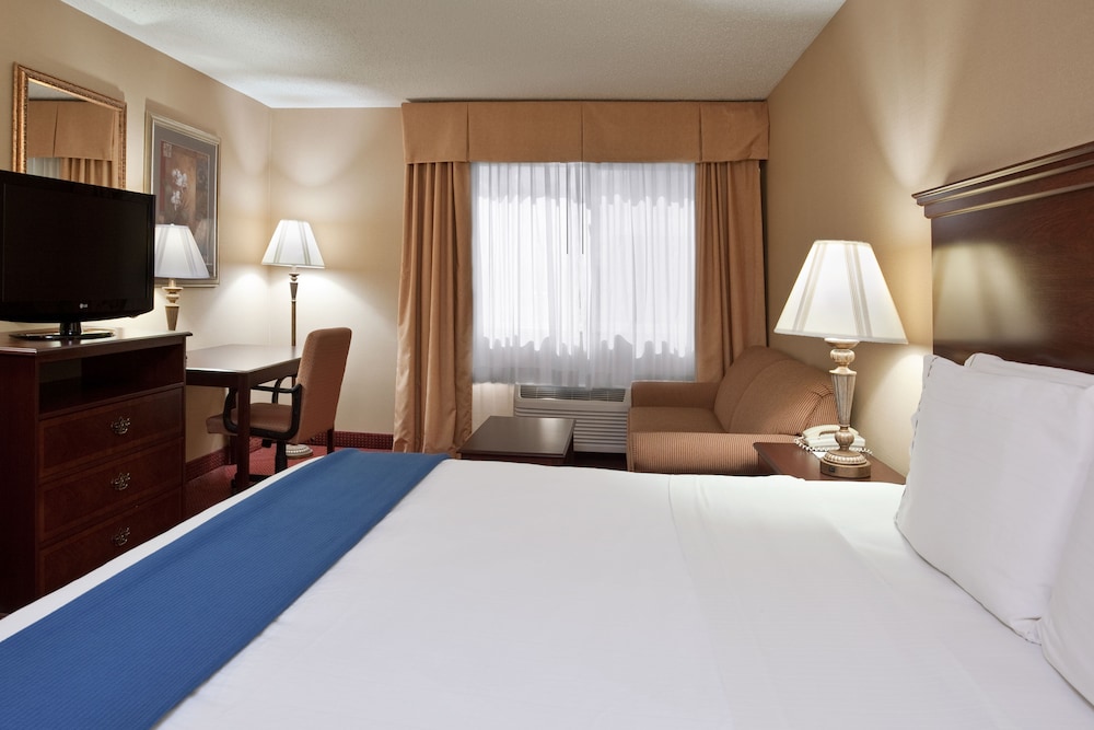 Holiday Inn Express Mt Vernon 11/41