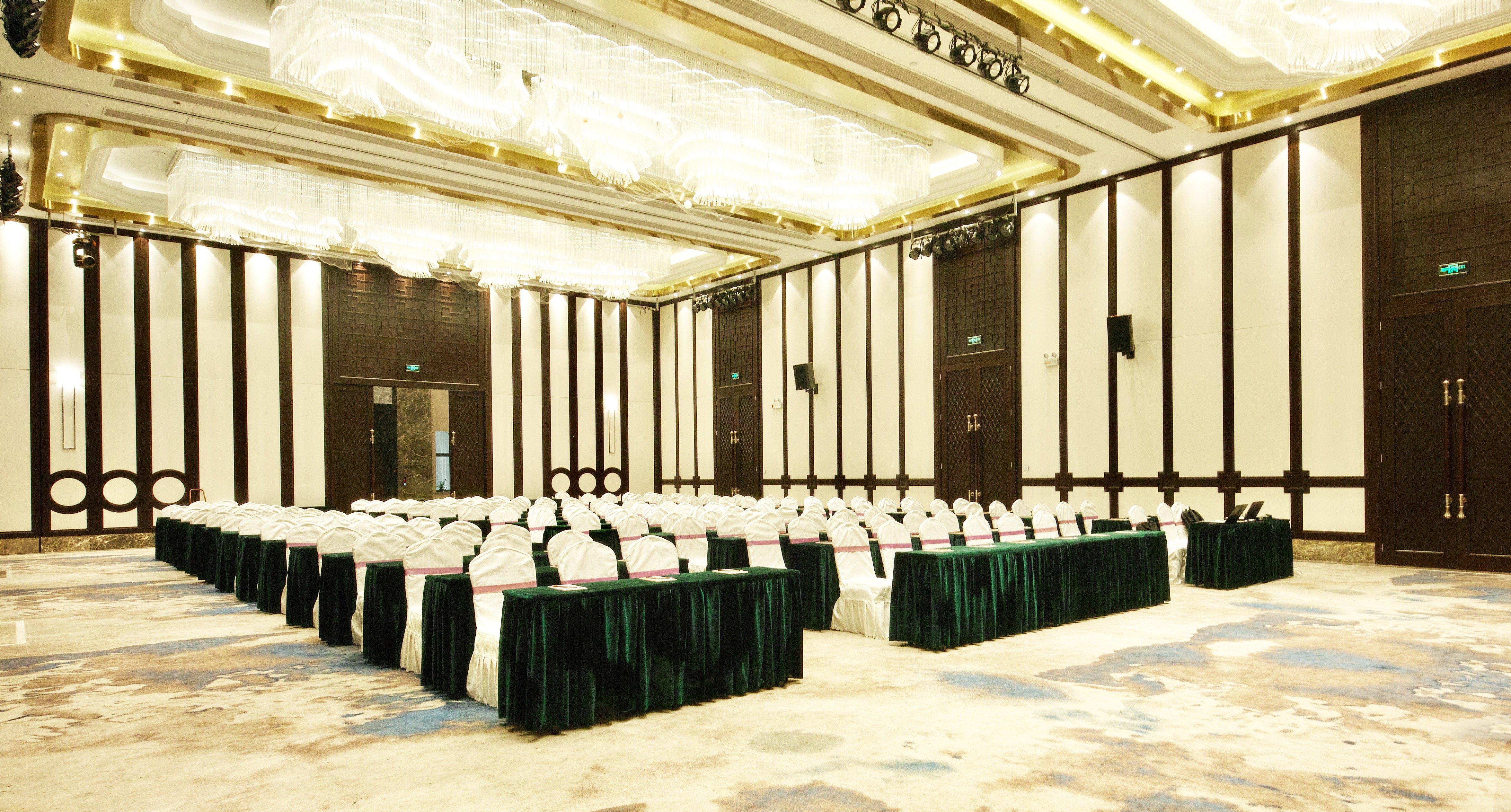 HOLIDAY INN EXPRESS HEFEI SHUSHAN 31/34