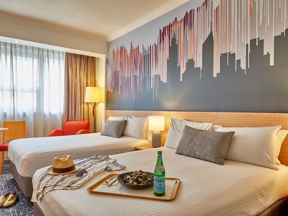 Mercure Perth 18/72