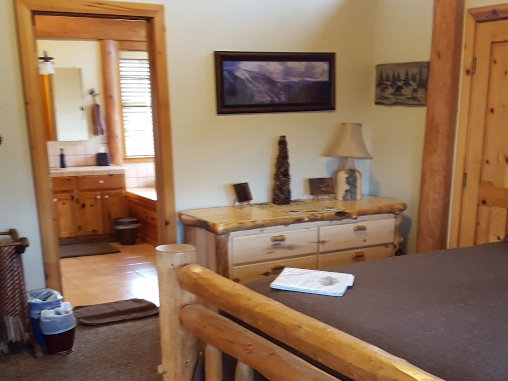 Natures Inn Bed and Breakfast Yosemite 25/50