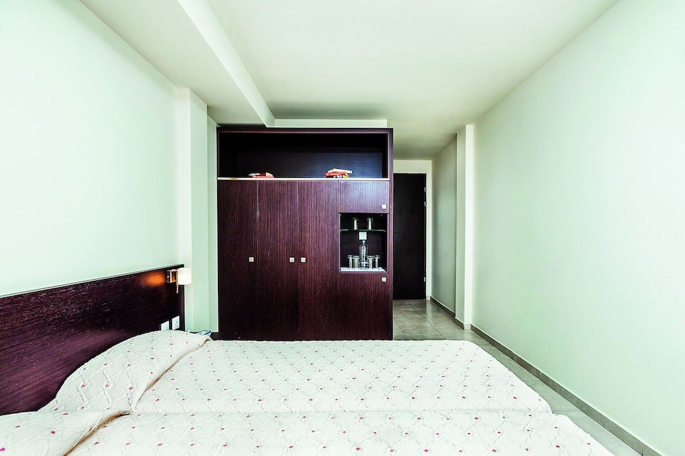 Elinotel Polis 11/50