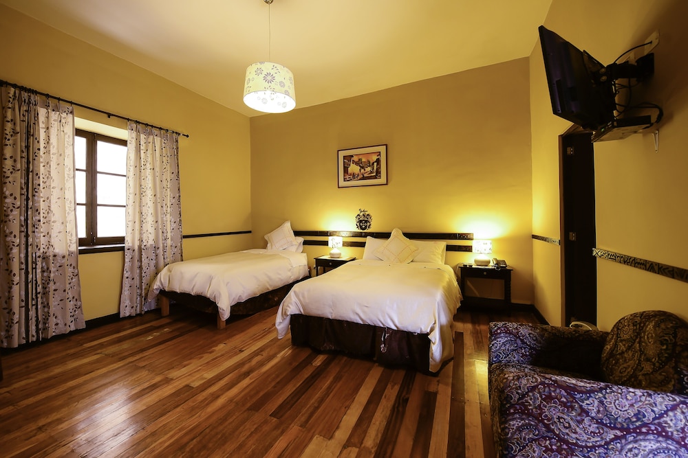 Yabar Hotel Plaza 35/65