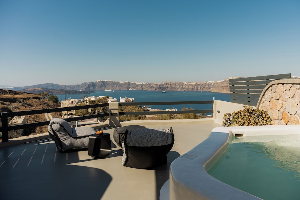 Black Diamond Suites Adults Only 45/50