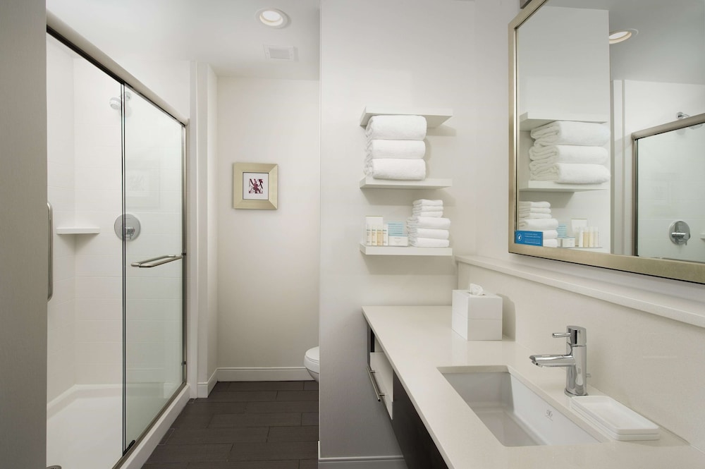 Hampton Inn Louisville East Hurstbourne Ky 12/56