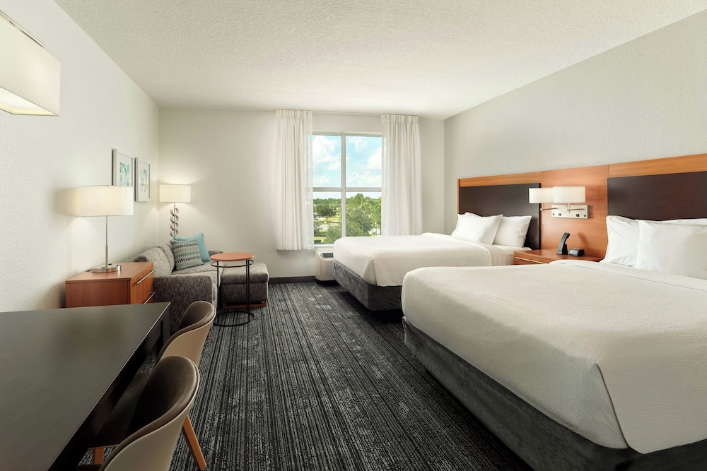 TownePlace Suites Orlando at Flamingo Crossings Town Center/Western Entrance 24/69