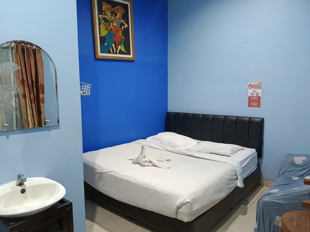 Hotel O Guest House Amalia Malang 19/52