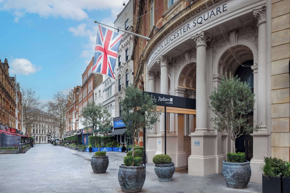 Radisson Blu Hotel London Leicester Square 45/49
