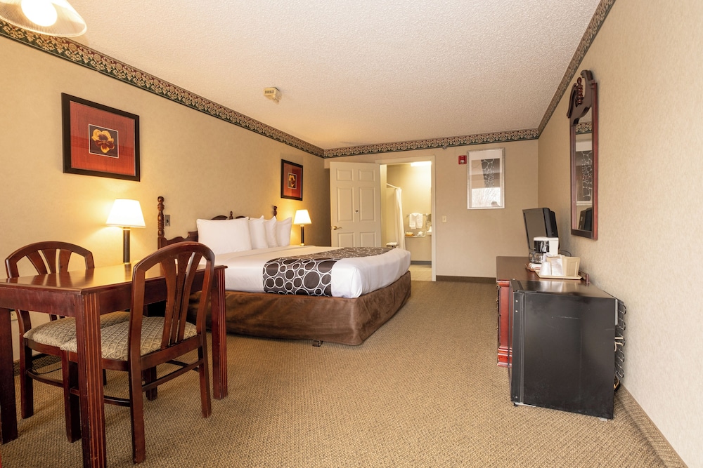 Hilltop Inn & Suites - North Stonington 35/60