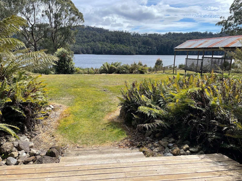 Tullah Lakeside Lodge 29/64