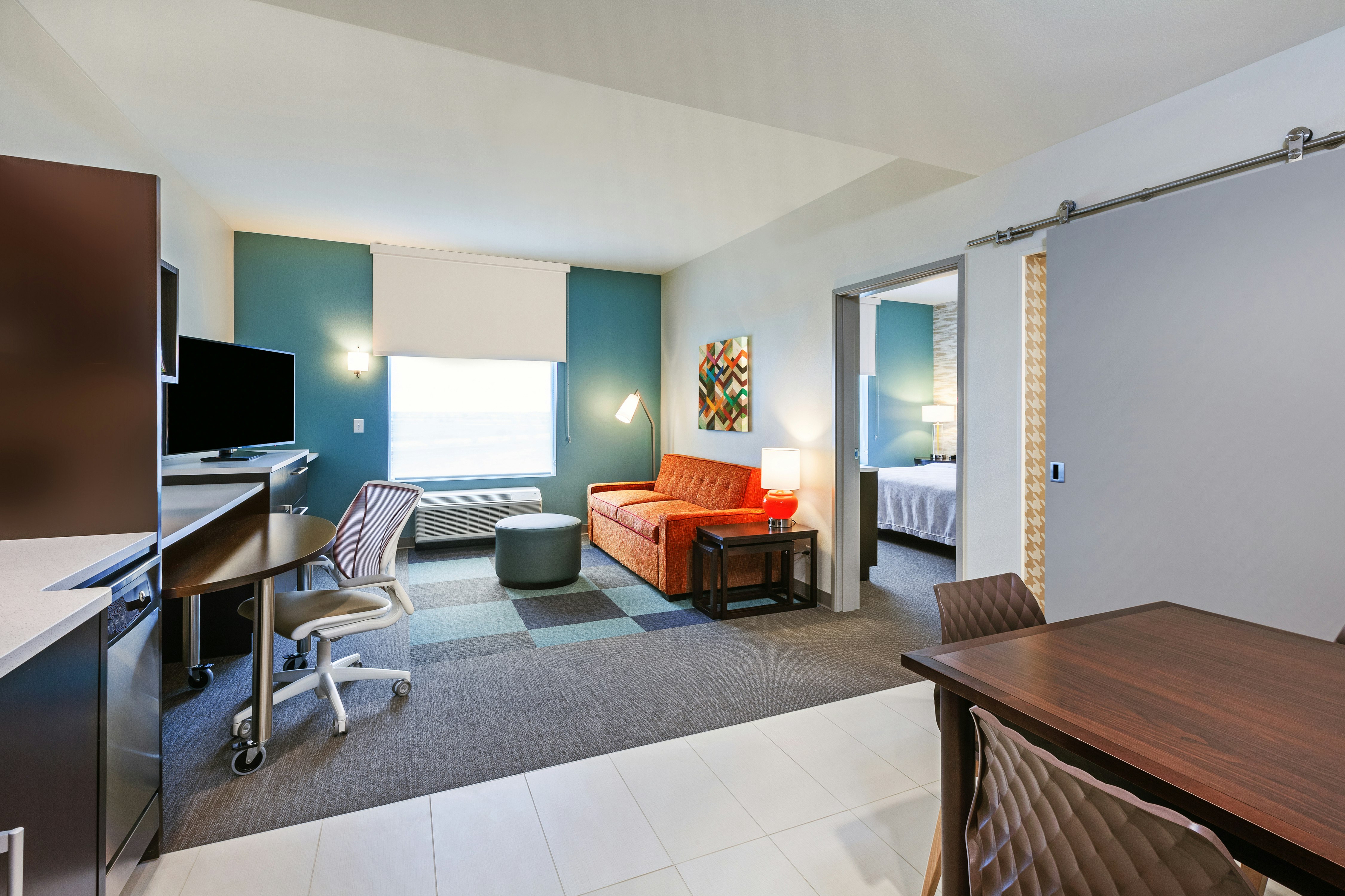 SUITE, KING BED, ACCESSIBLE