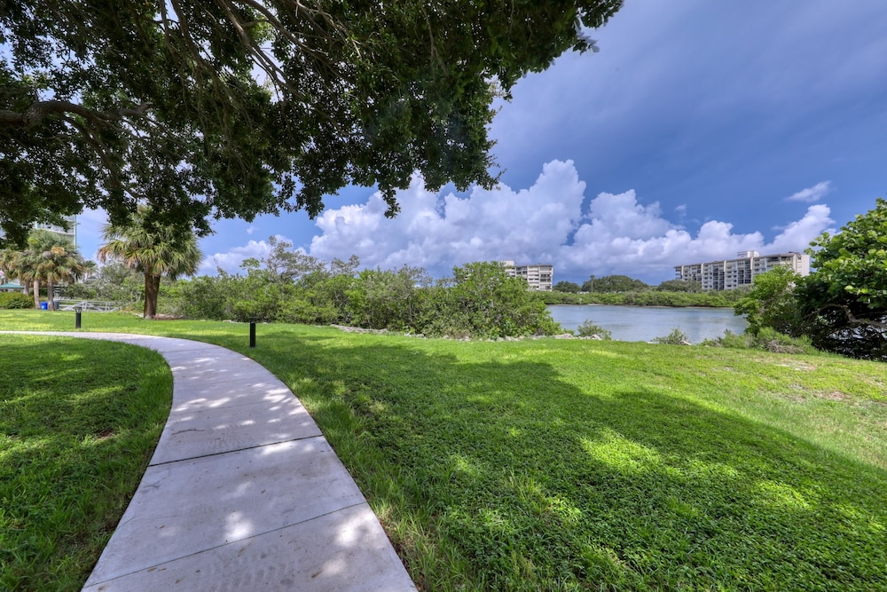 BeachTrail Lodging 70/73