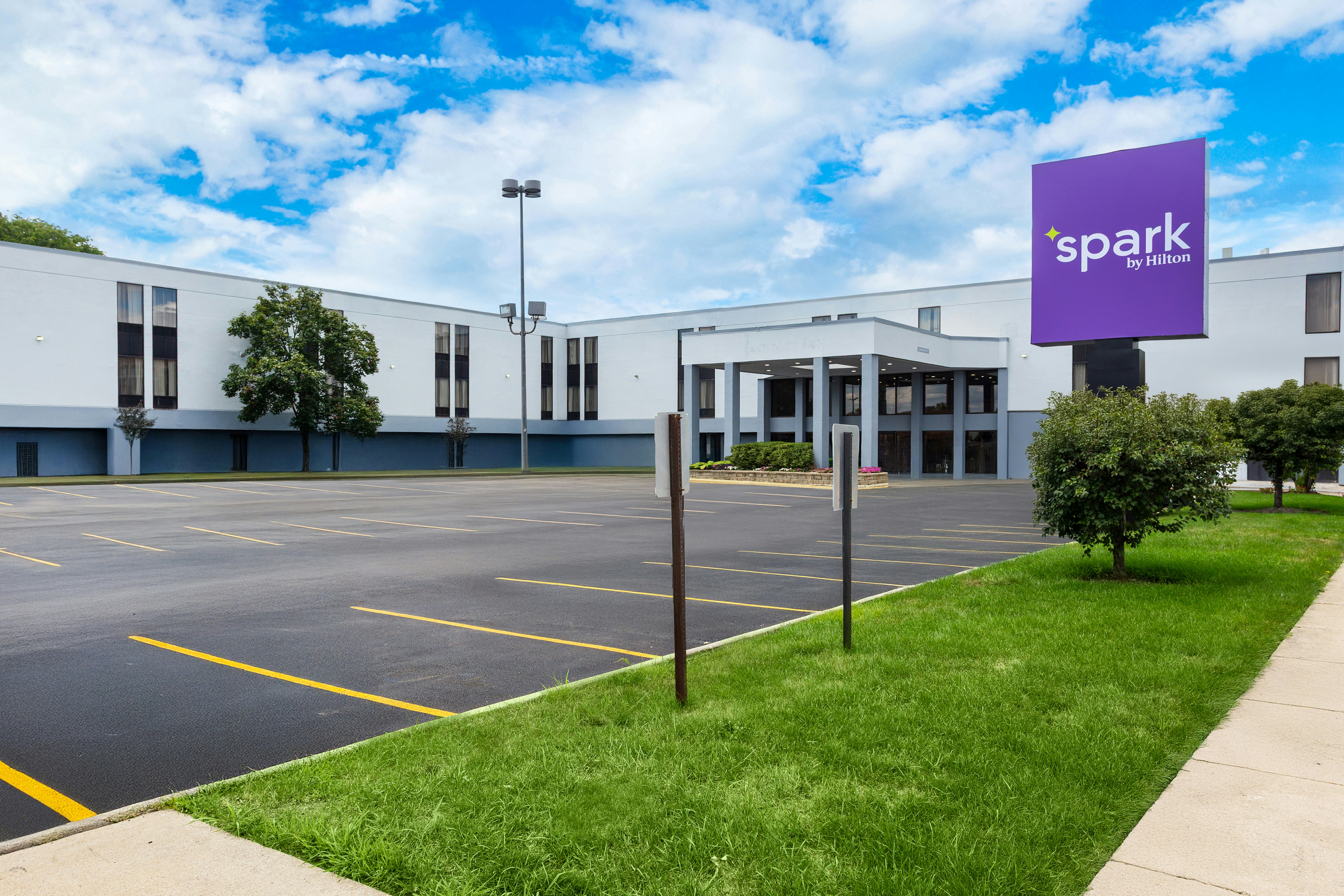 Spark by Hilton Des Plaines Chicago O'Hare 4/13