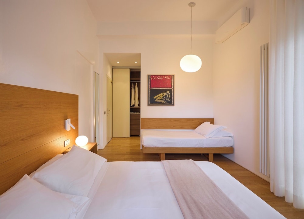 Hotel Emilia 4/48