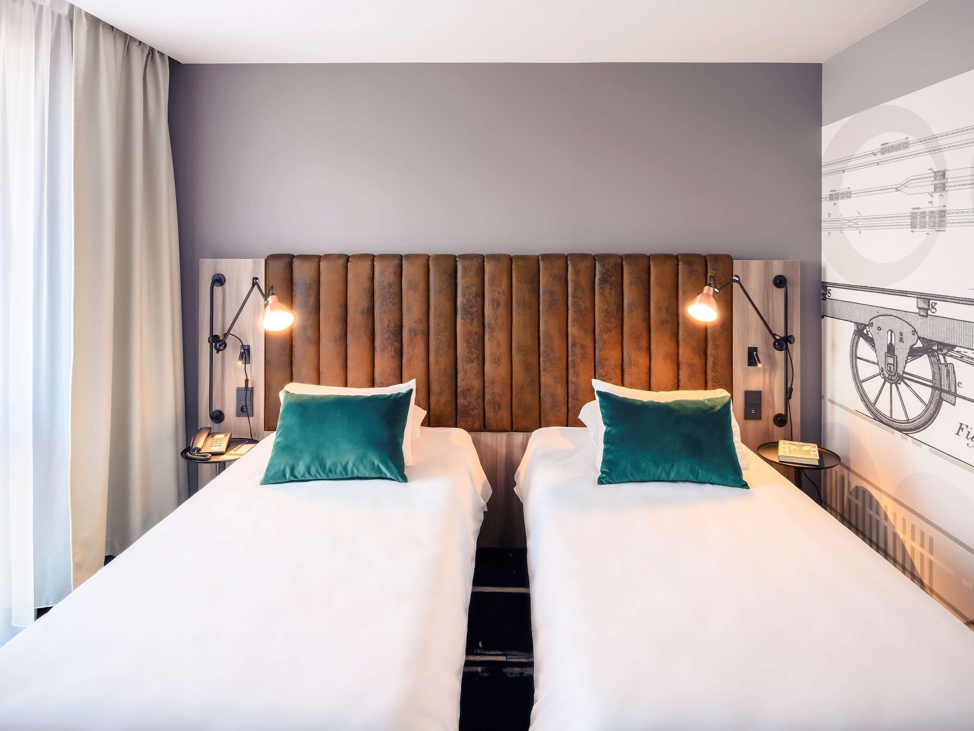 SUPERIOR, TWIN BEDS
