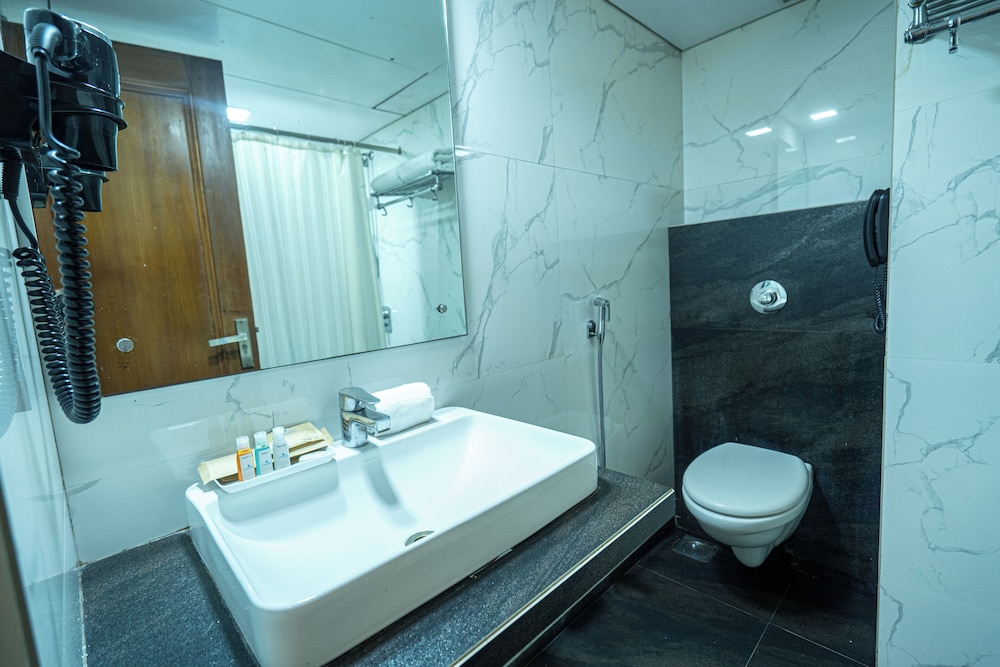 Hotel Mayura 44/50