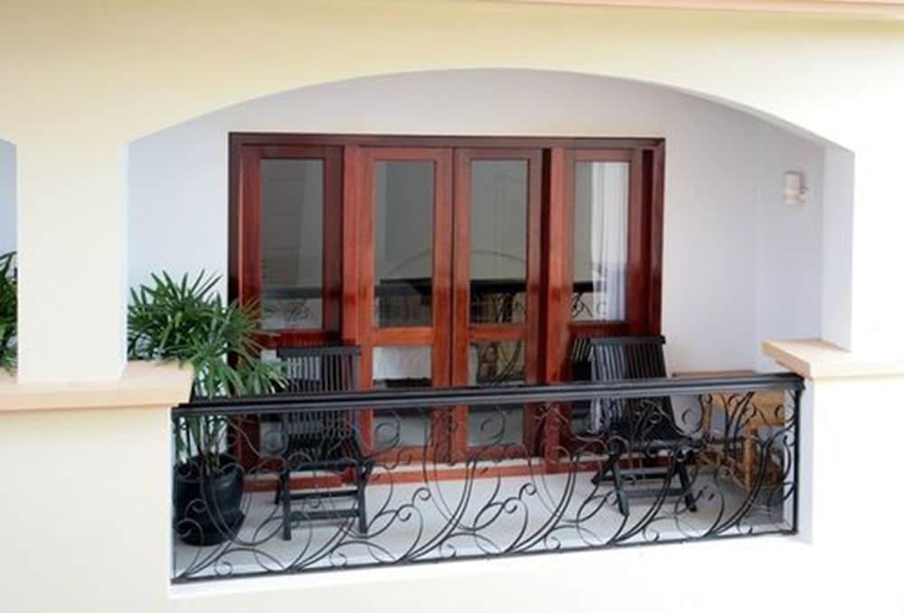 Mom's Guesthouse 8/54