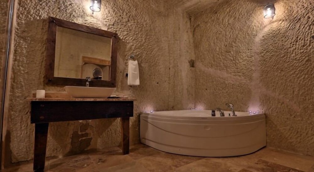 Mahzen Cave Hotel 47/55