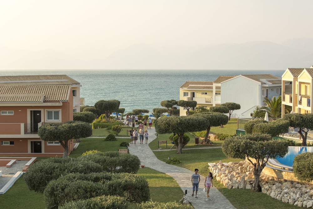 Mareblue Beach Resort 70/74