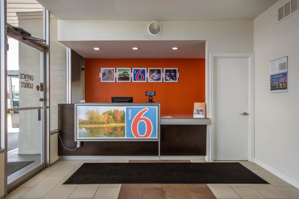 Lobby at Motel6 Van Buren, AR, VAN BUREN - AR