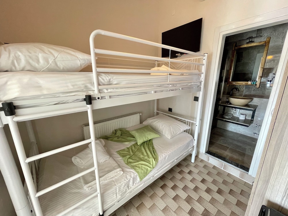 Villa Ece Pansiyon 23/40