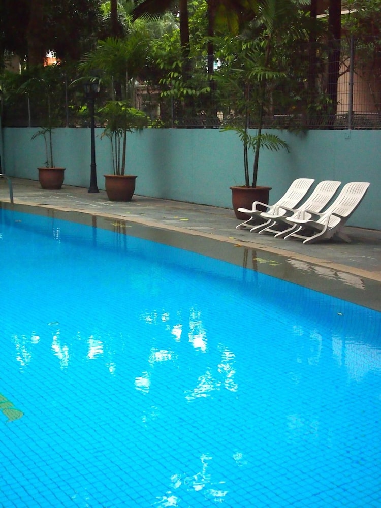 Hotel Royal Singapore 68/70