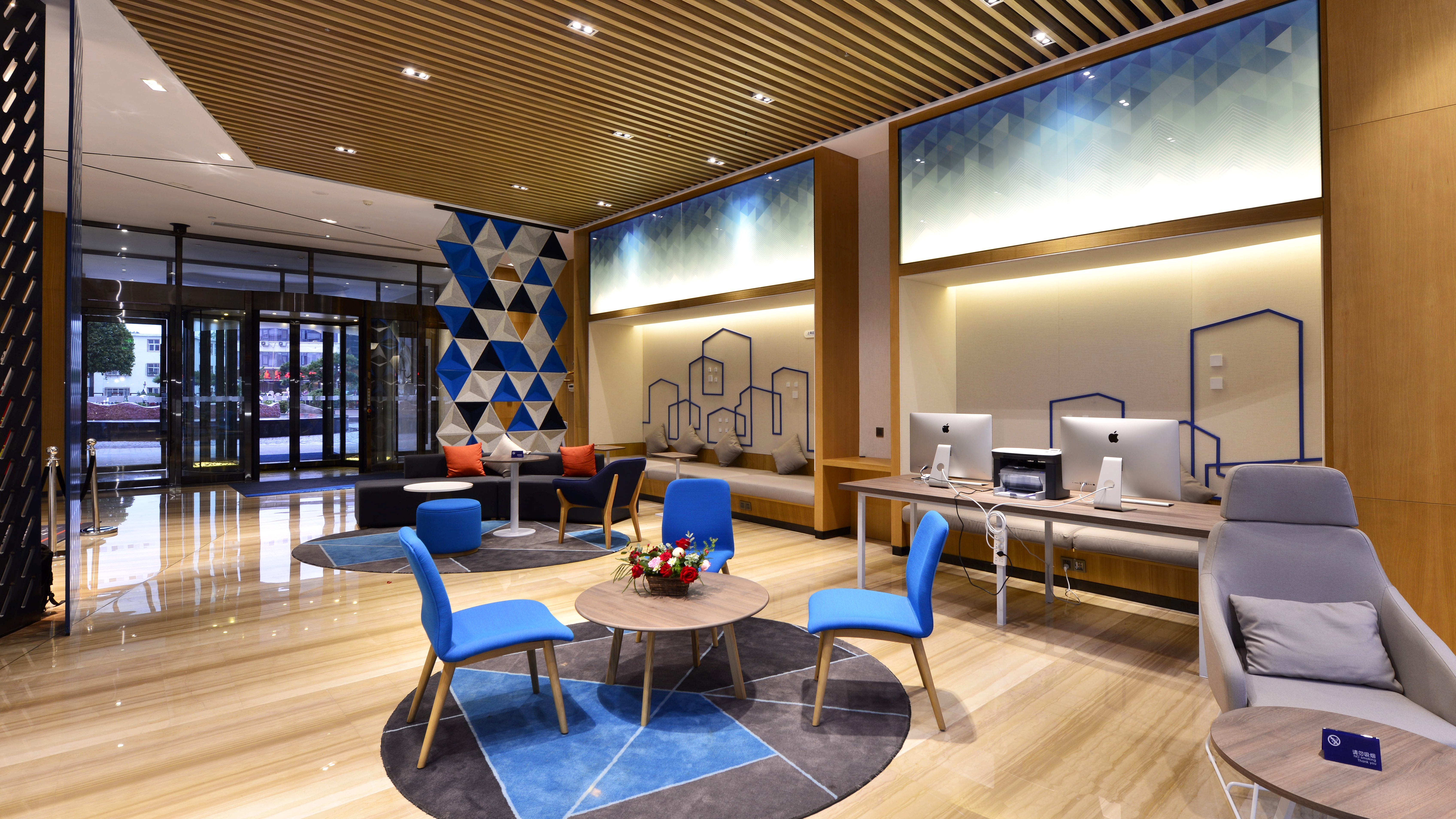 Holiday Inn Express Luanchuan 8/27