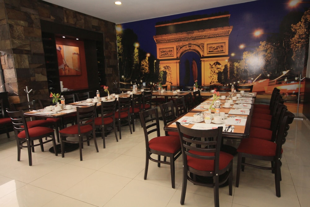 PARIS FC HOTEL 52/76
