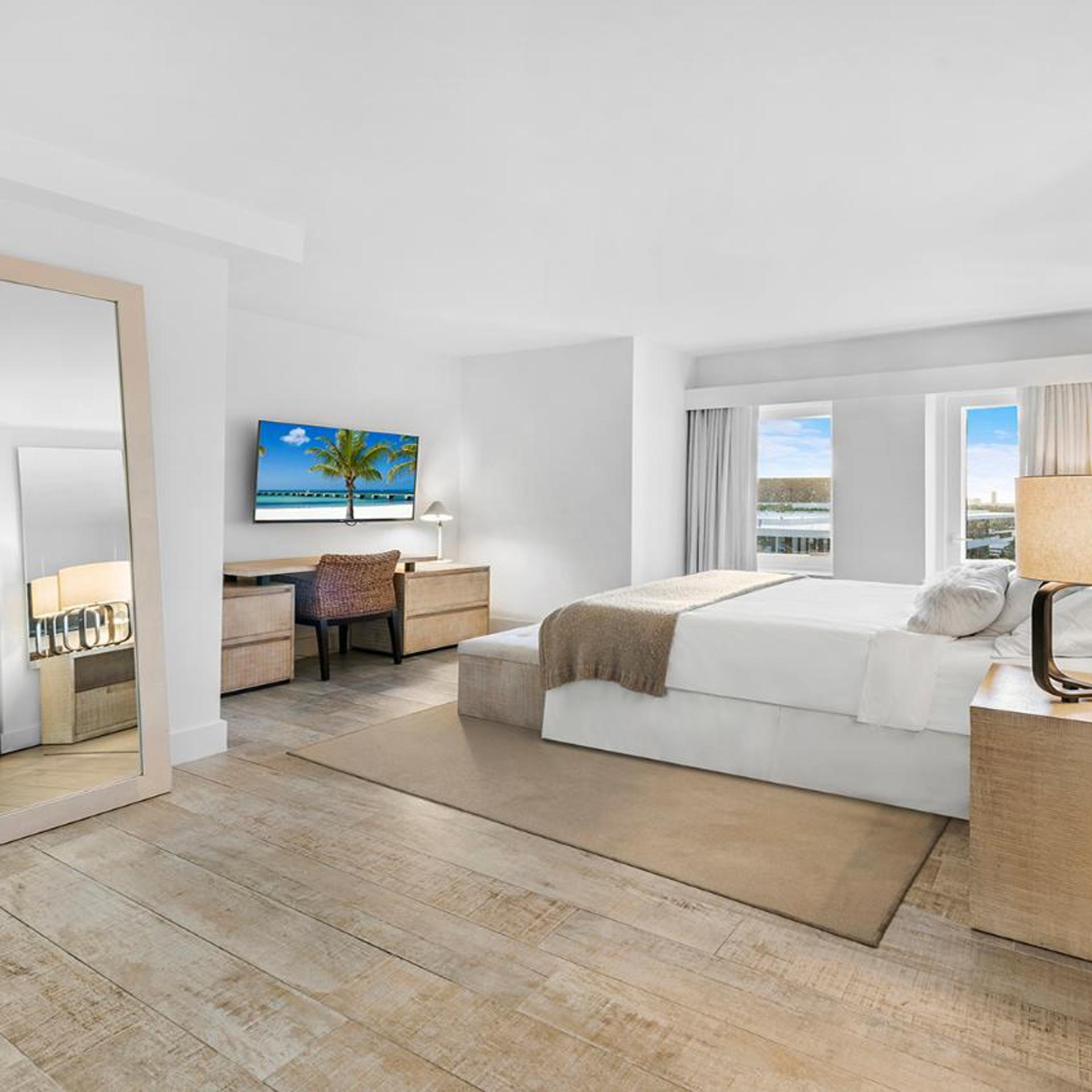 Luxurious Private Condo at 1 Hotel & Homes -945 1/28